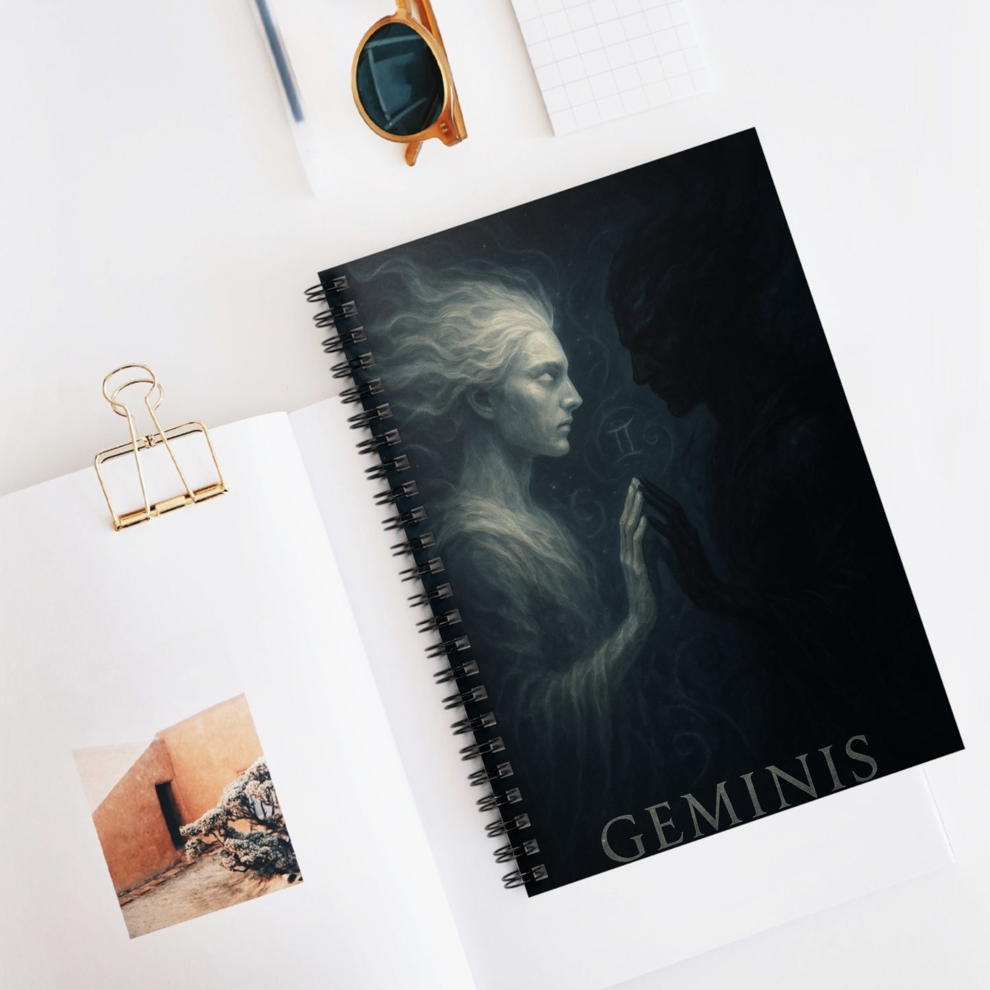 "libreta ♊ Géminis — Reflejo del alma dividida"