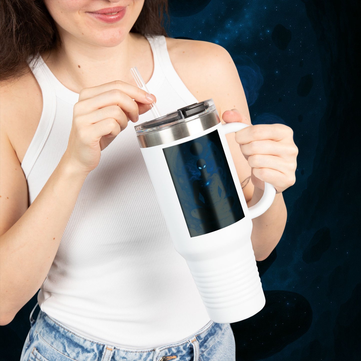 "Taza de viaje aislada 🌌 Nok Tael, el Destello del Vacío"