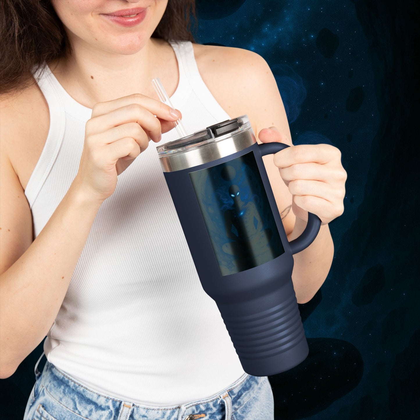 "Taza de viaje aislada 🌌 Nok Tael, el Destello del Vacío"