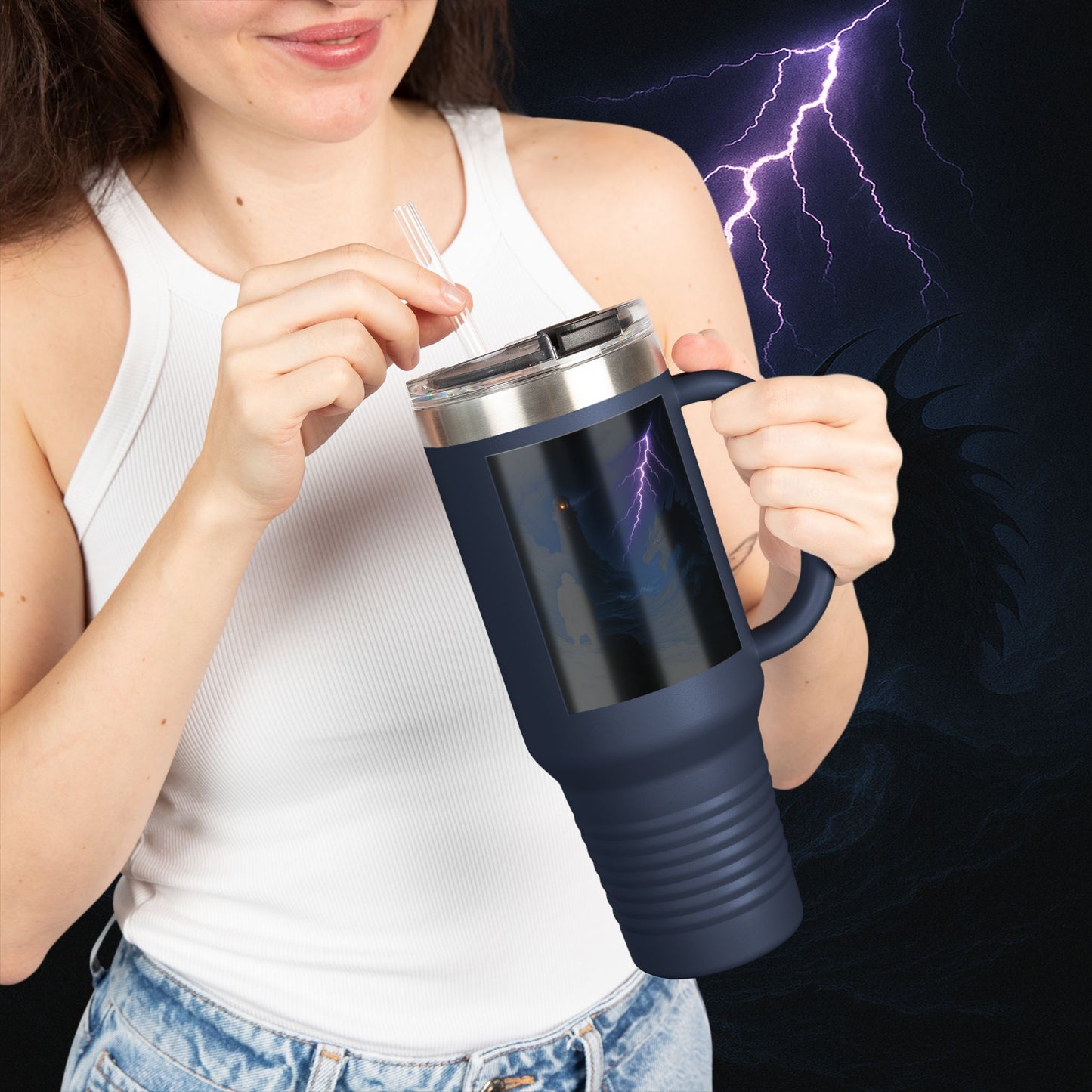 "Taza de viaje aislada🐉 El Despertar del Leviatán"
