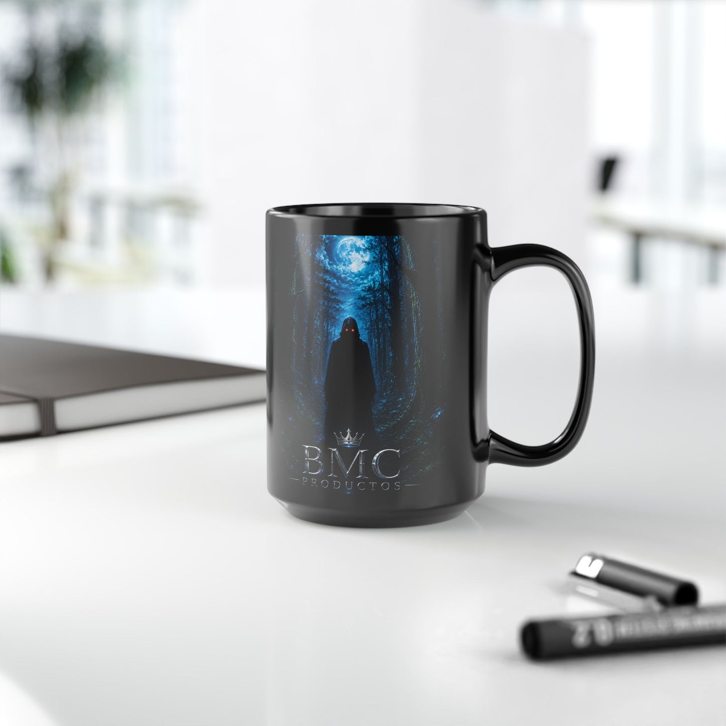 "Taza 🖤 El Vigía del Bosque Oscuro"