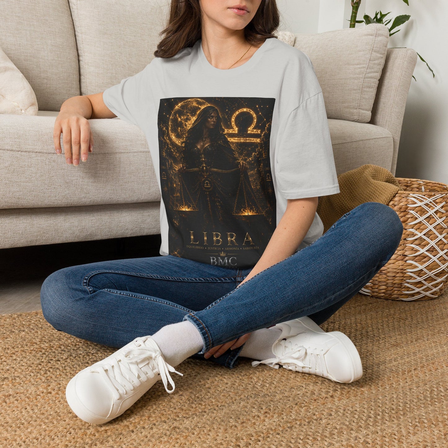 "Camiseta LIBRA – La Guardiana del Equilibrio"