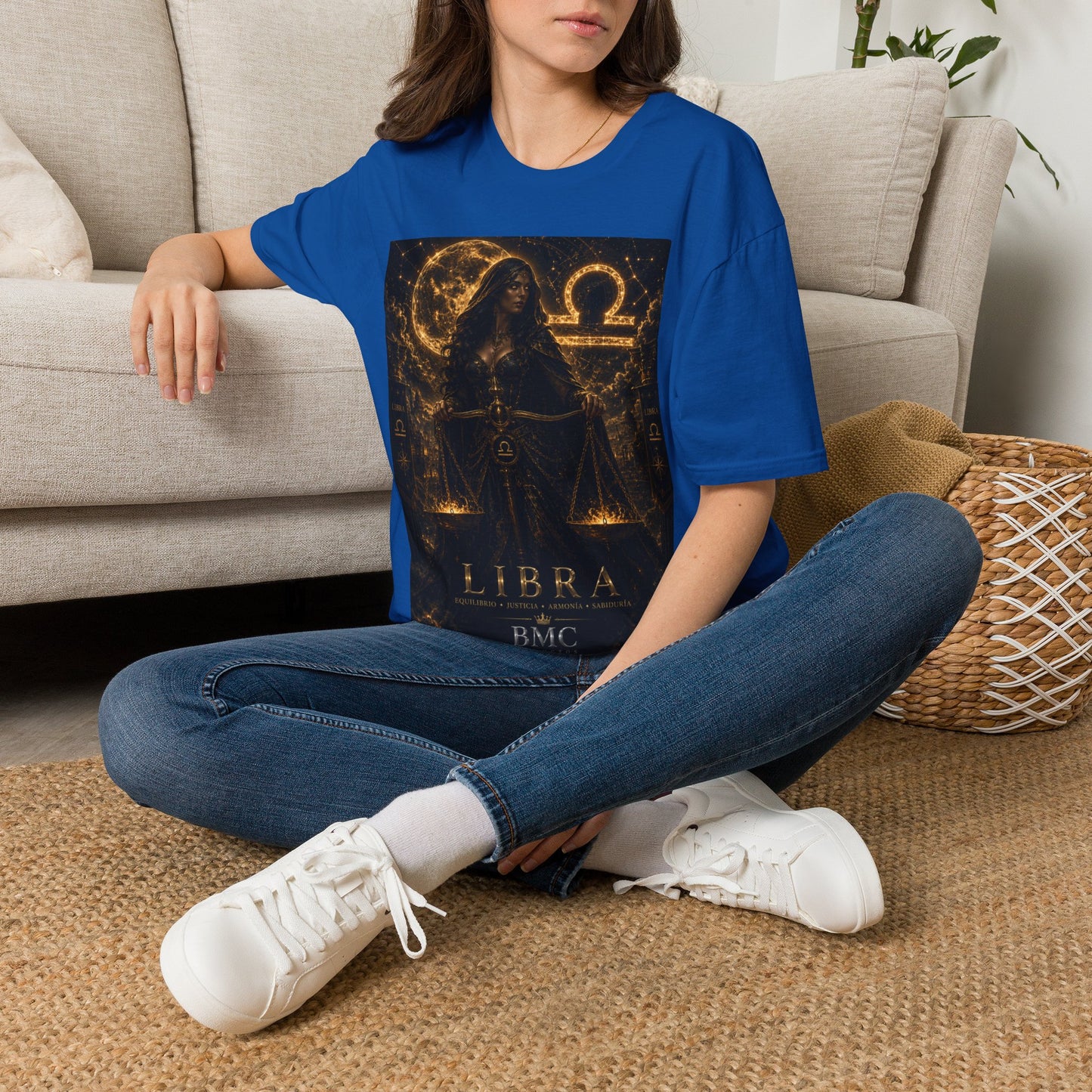 "Camiseta LIBRA – La Guardiana del Equilibrio"