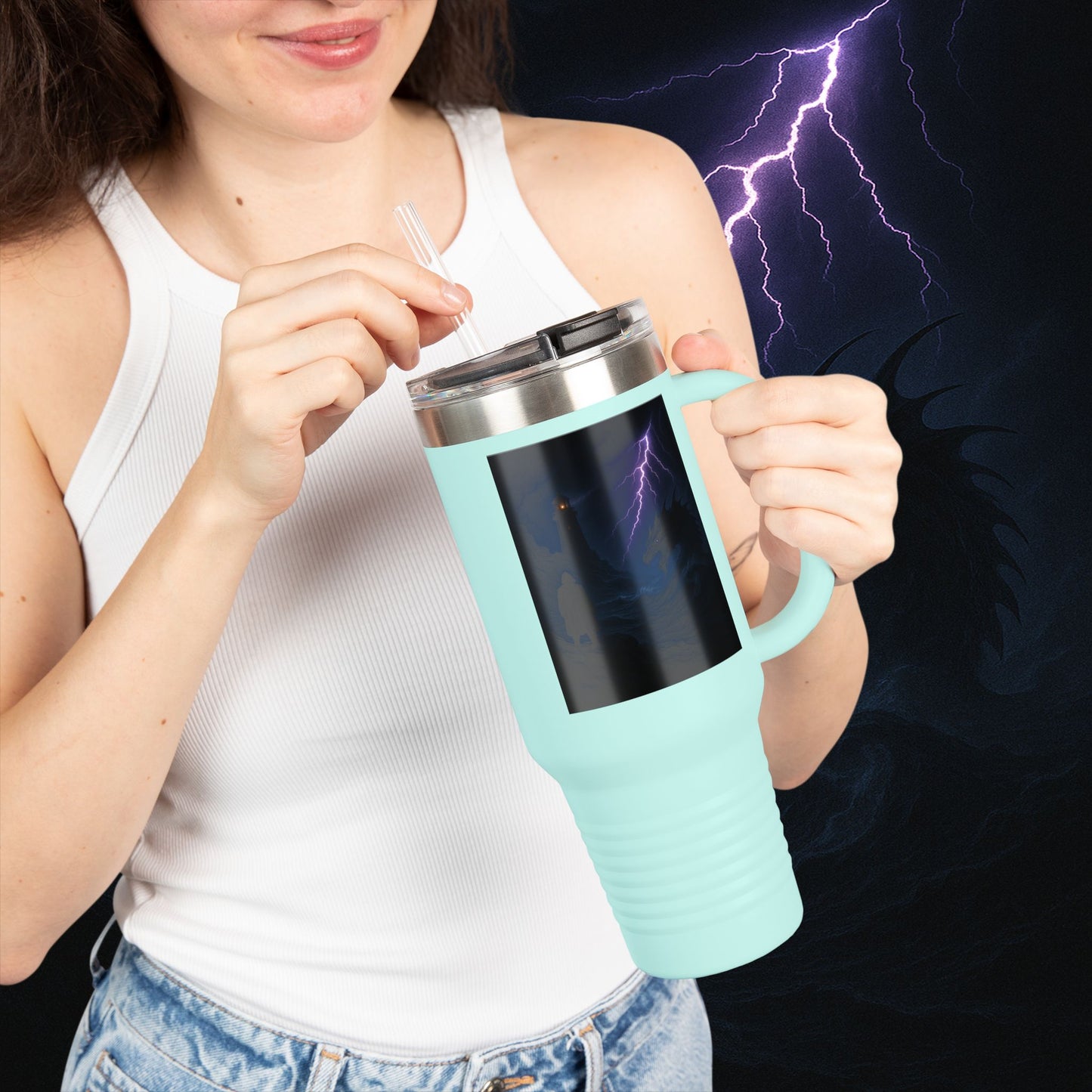"Taza de viaje aislada🐉 El Despertar del Leviatán"