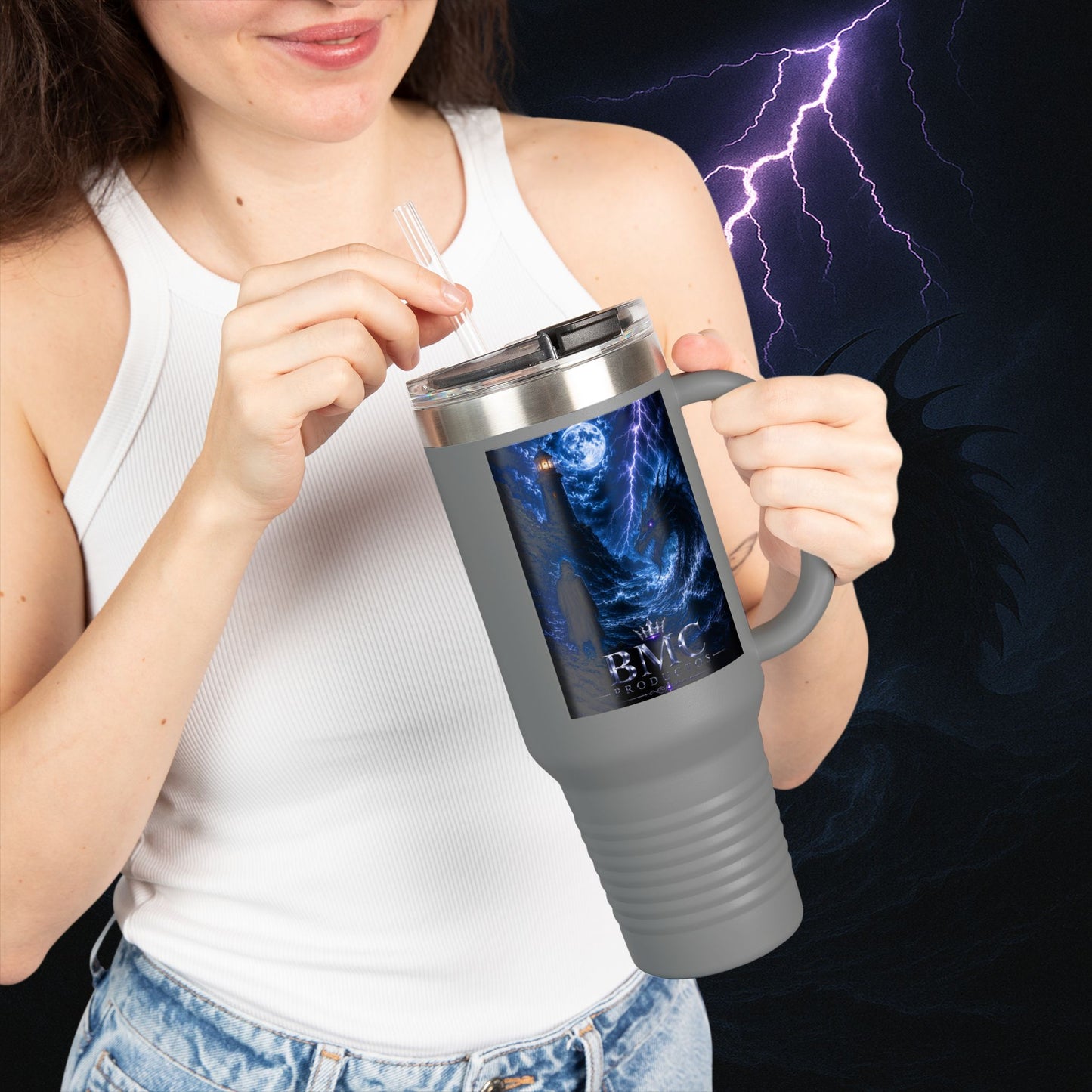 "Taza de viaje aislada🐉 El Despertar del Leviatán"