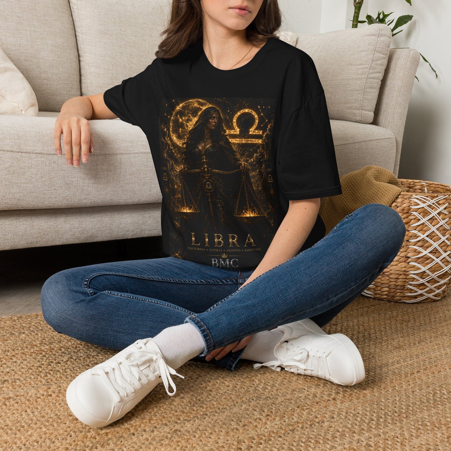 "Camiseta LIBRA – La Guardiana del Equilibrio"