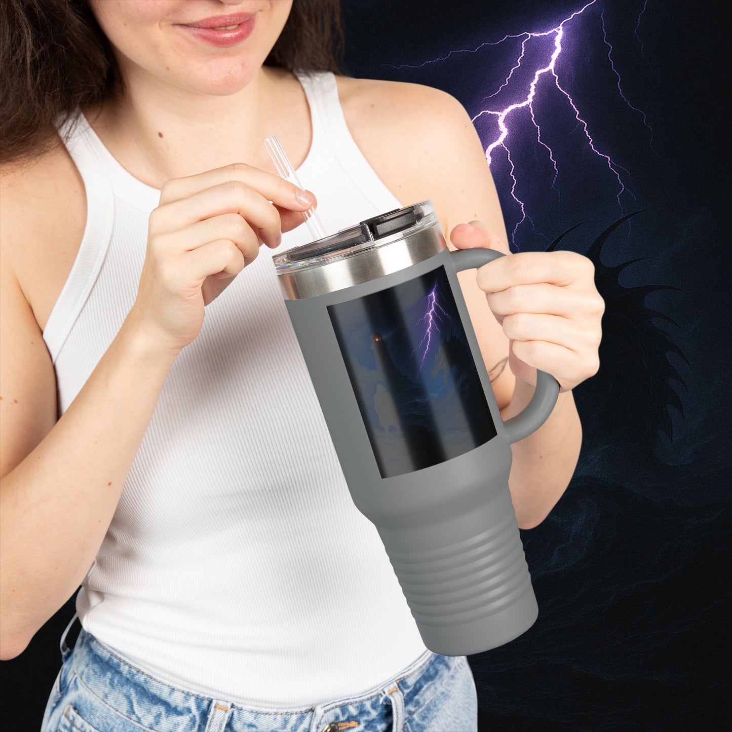 "Taza de viaje aislada🐉 El Despertar del Leviatán"
