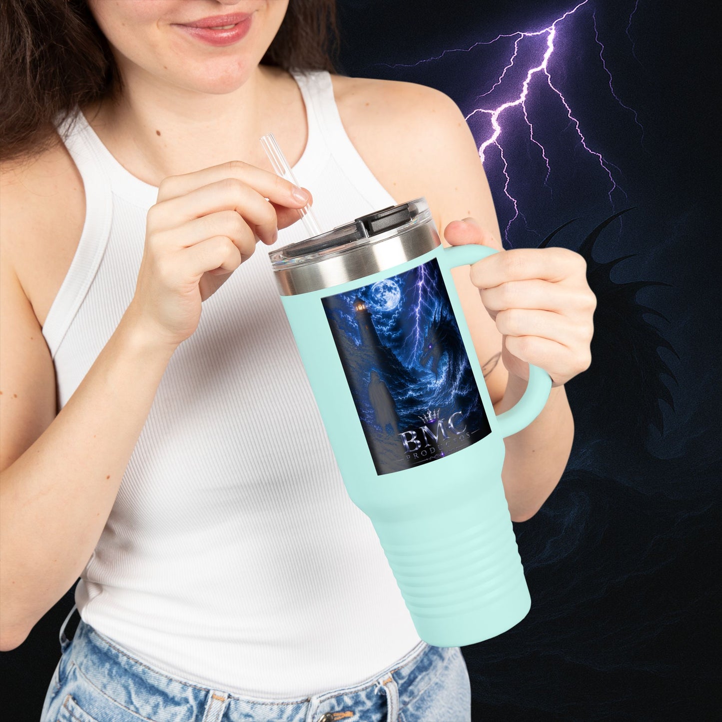 "Taza de viaje aislada🐉 El Despertar del Leviatán"