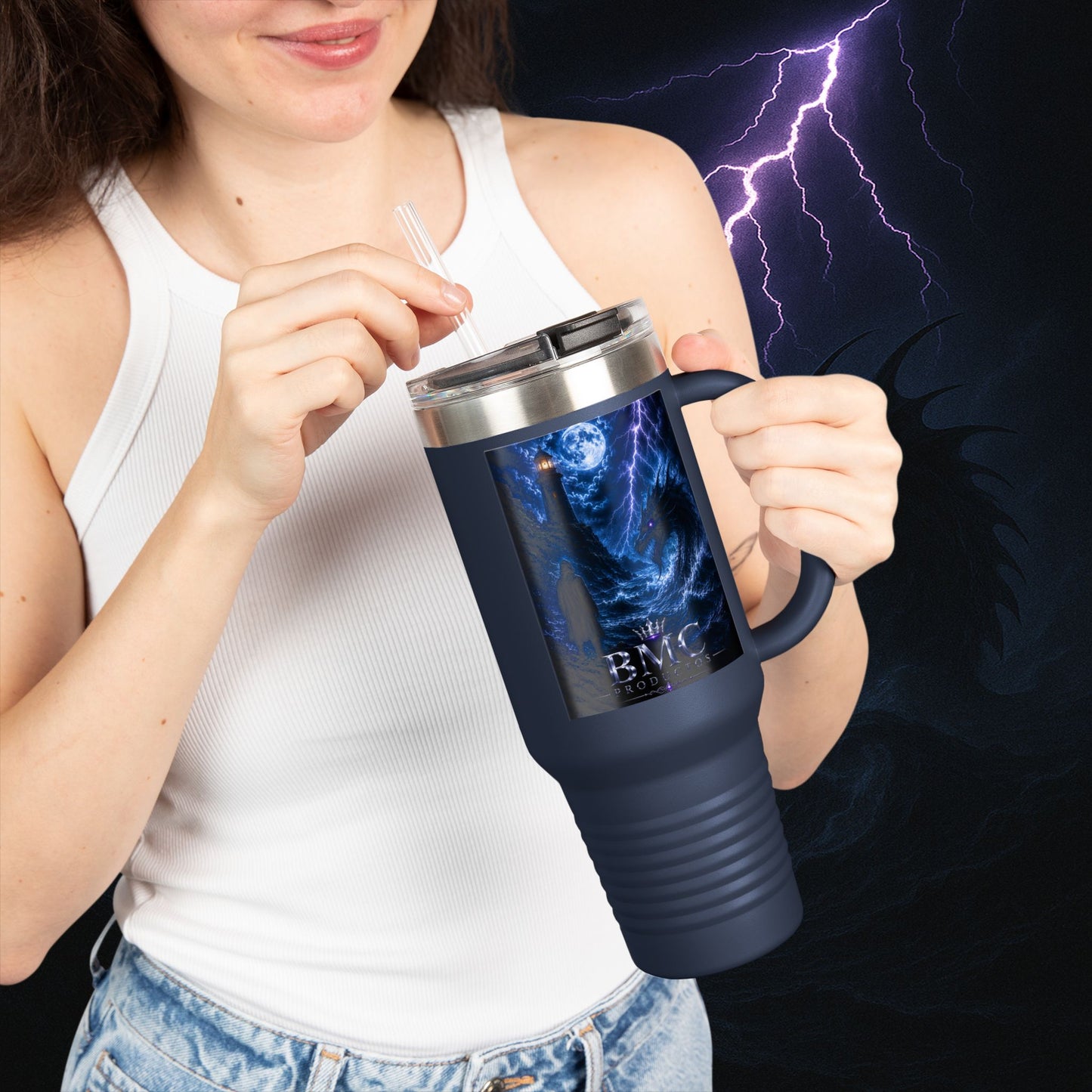 "Taza de viaje aislada🐉 El Despertar del Leviatán"